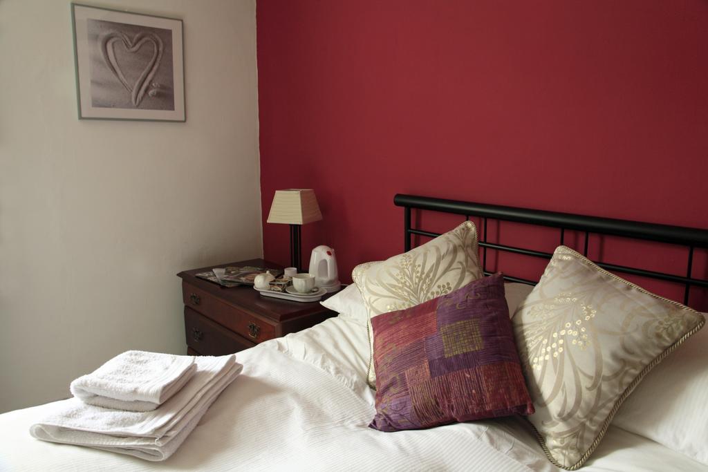 The Beeches Bed & Breakfast Churchill  Room photo